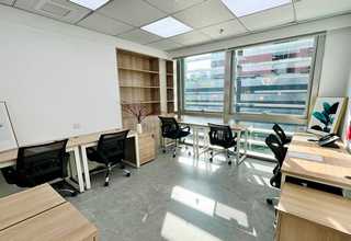 东莞服装展示货架定做哪家好